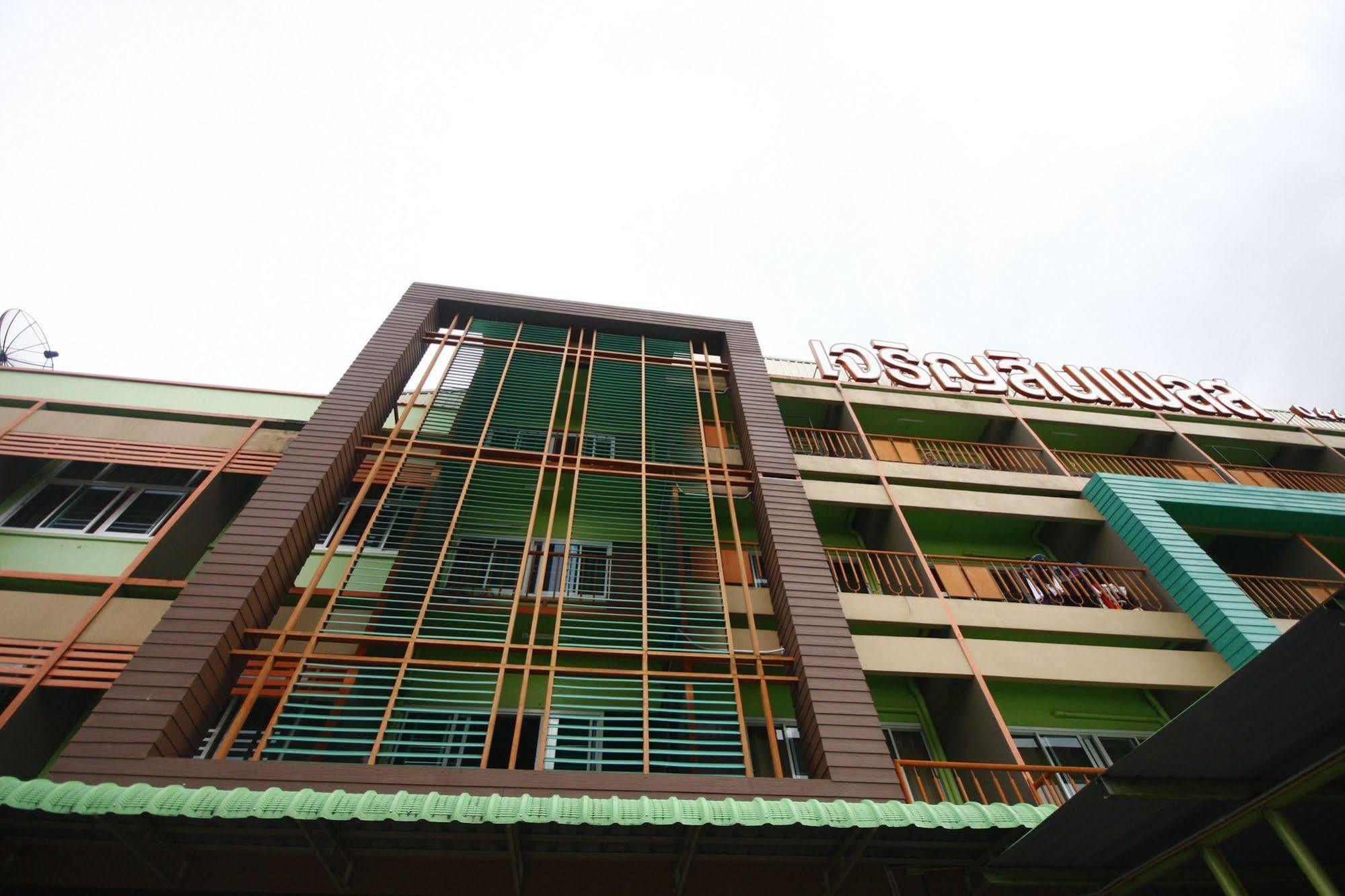 Jaroensin Place Buriram Exterior foto